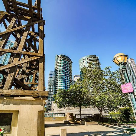 Chol Furnished Suites Heart Of Downtown Toronto, 2 Beds, Free Parking, Cn Tower View Exterior photo