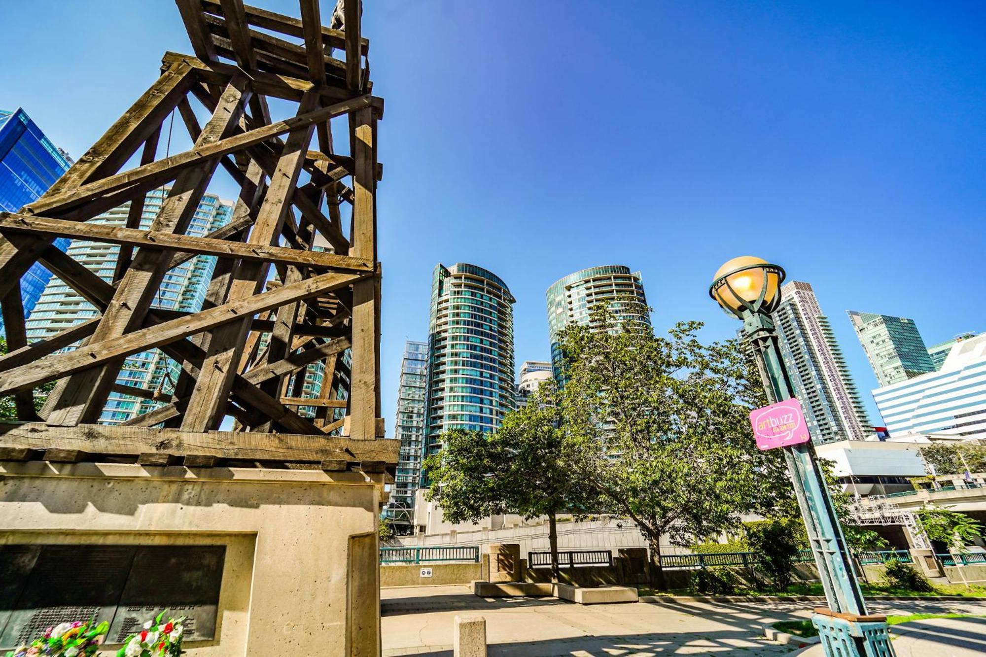 Chol Furnished Suites Heart Of Downtown Toronto, 2 Beds, Free Parking, Cn Tower View Exterior photo
