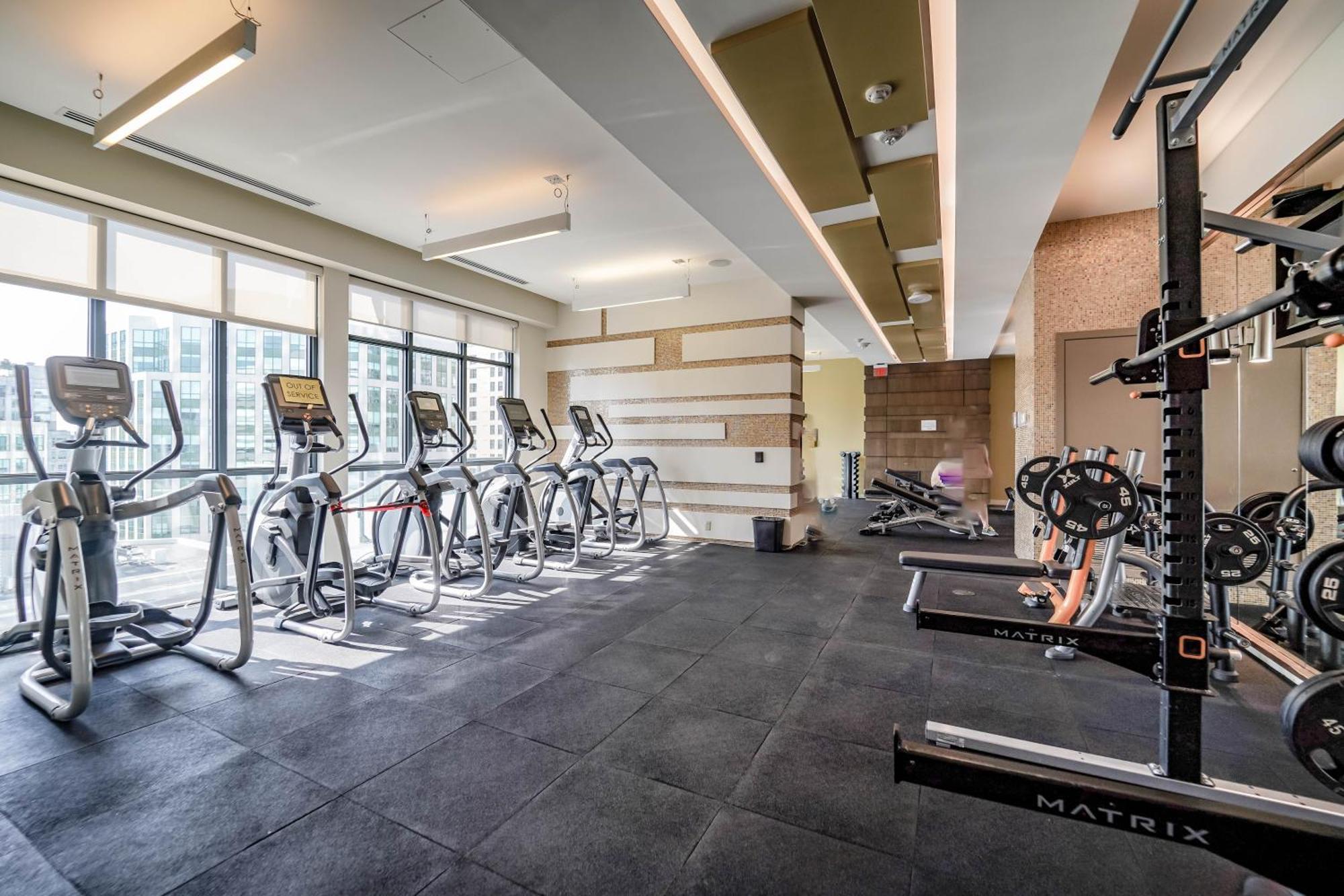 Chol Furnished Suites Heart Of Downtown Toronto, 2 Beds, Free Parking, Cn Tower View Exterior photo