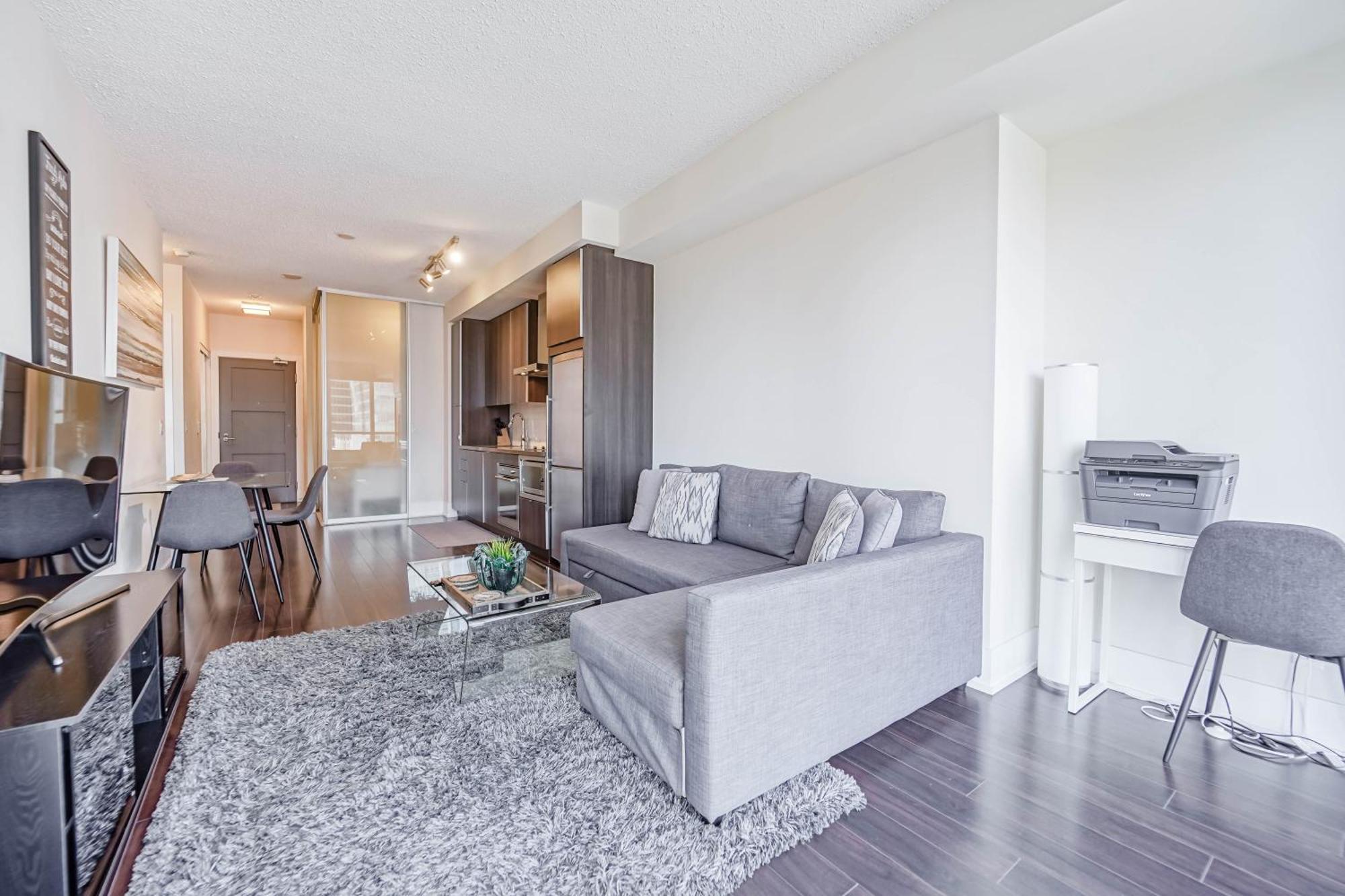 Chol Furnished Suites Heart Of Downtown Toronto, 2 Beds, Free Parking, Cn Tower View Exterior photo