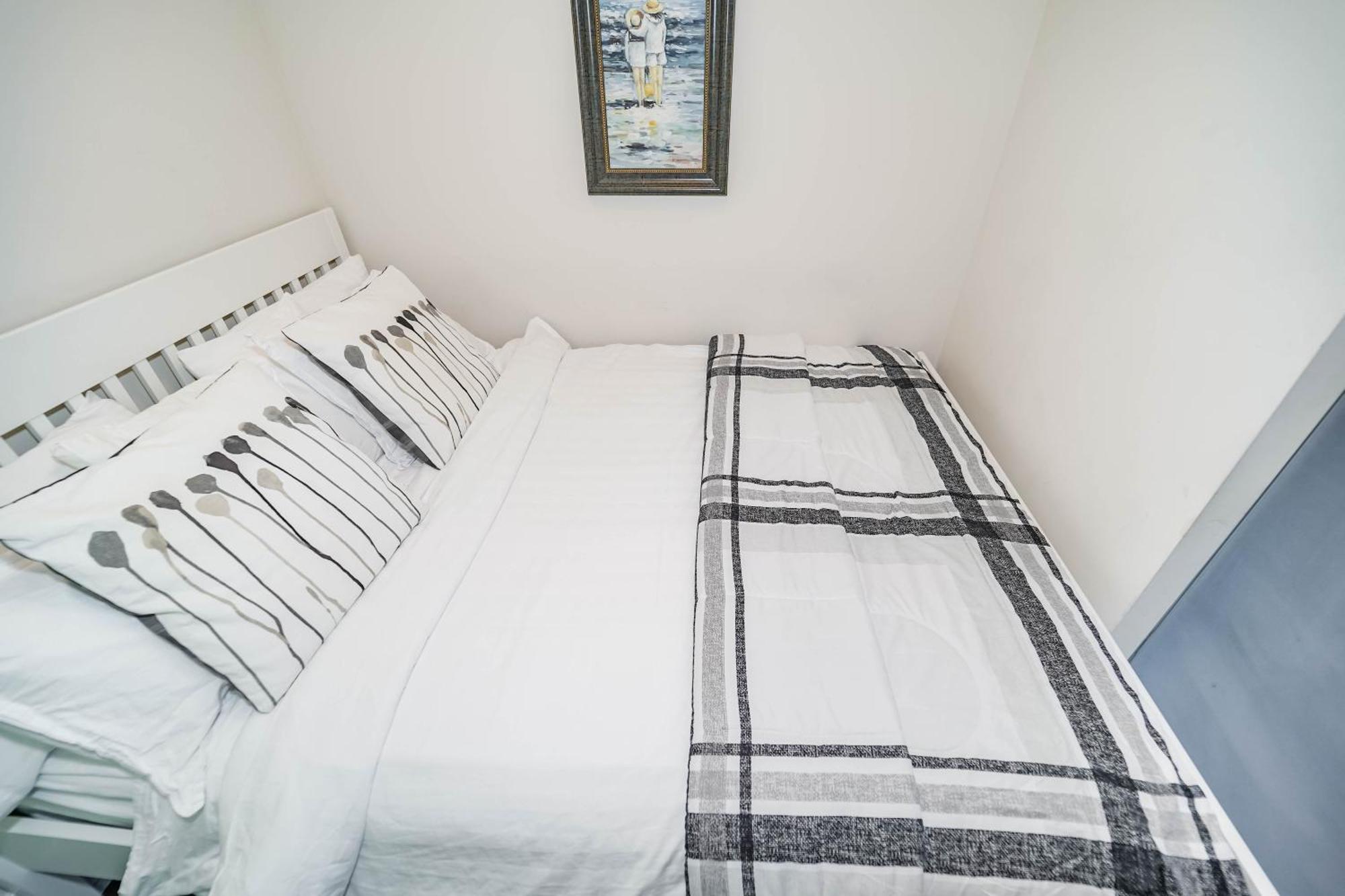 Chol Furnished Suites Heart Of Downtown Toronto, 2 Beds, Free Parking, Cn Tower View Exterior photo