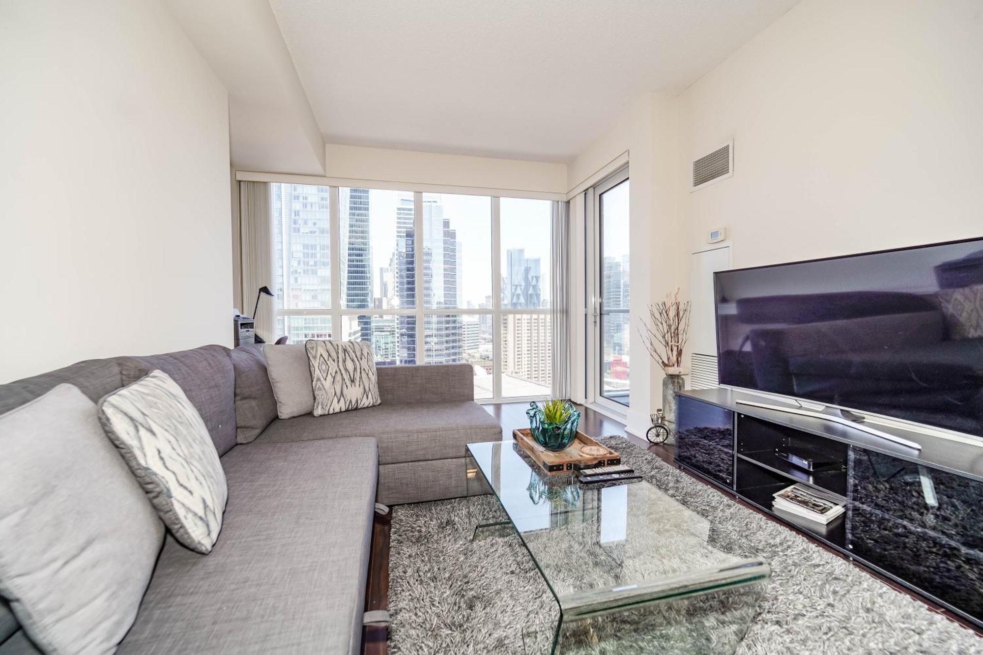 Chol Furnished Suites Heart Of Downtown Toronto, 2 Beds, Free Parking, Cn Tower View Exterior photo