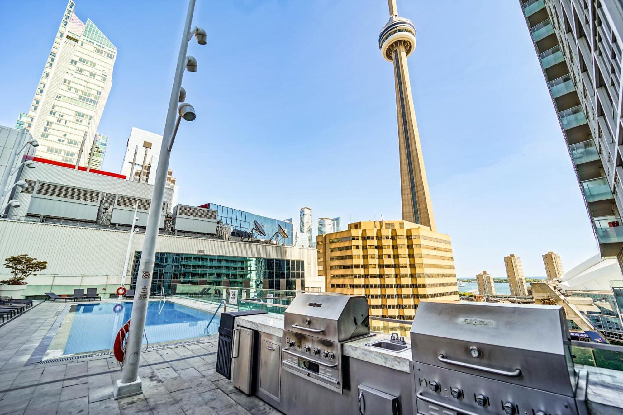 Chol Furnished Suites Heart Of Downtown Toronto, 2 Beds, Free Parking, Cn Tower View Exterior photo